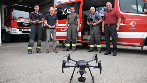 Übergabe einer Wärmebildkamera für die Drohne der Freiwilligen Feuerwehr Opfenbach.