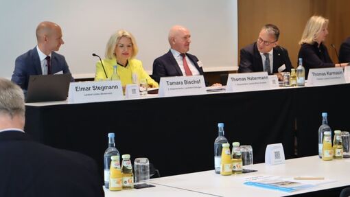 Sitzung des Präsidiums des Bayerischen Landkreistags Sitzung des Präsidiums des Bayerischen Landkreistags